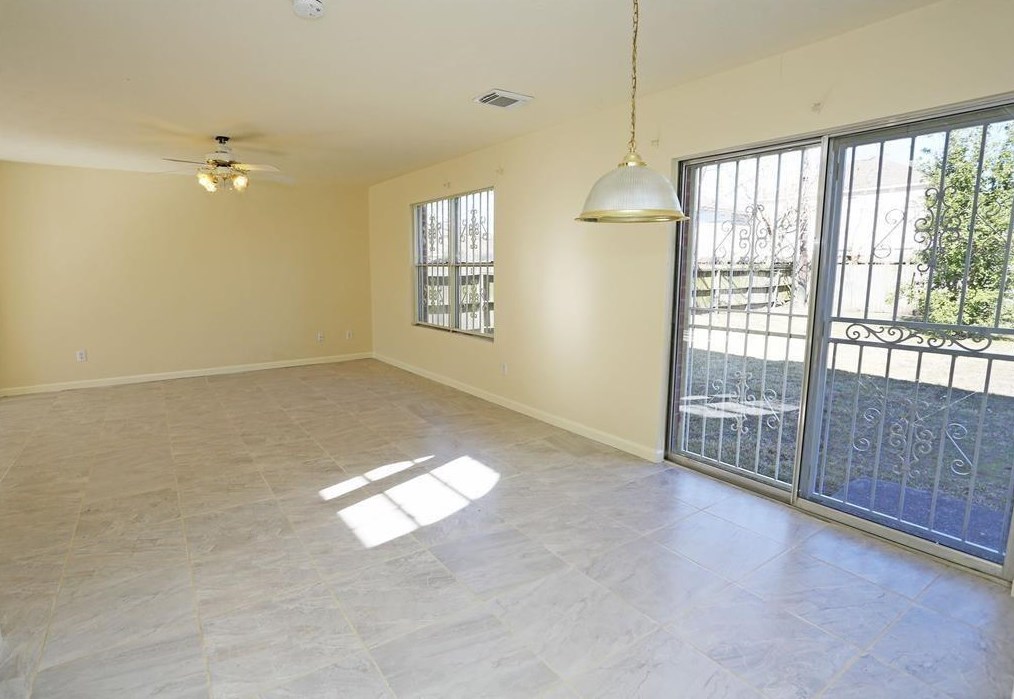 5602 Lotus St, Houston TX  77085-1909 exterior