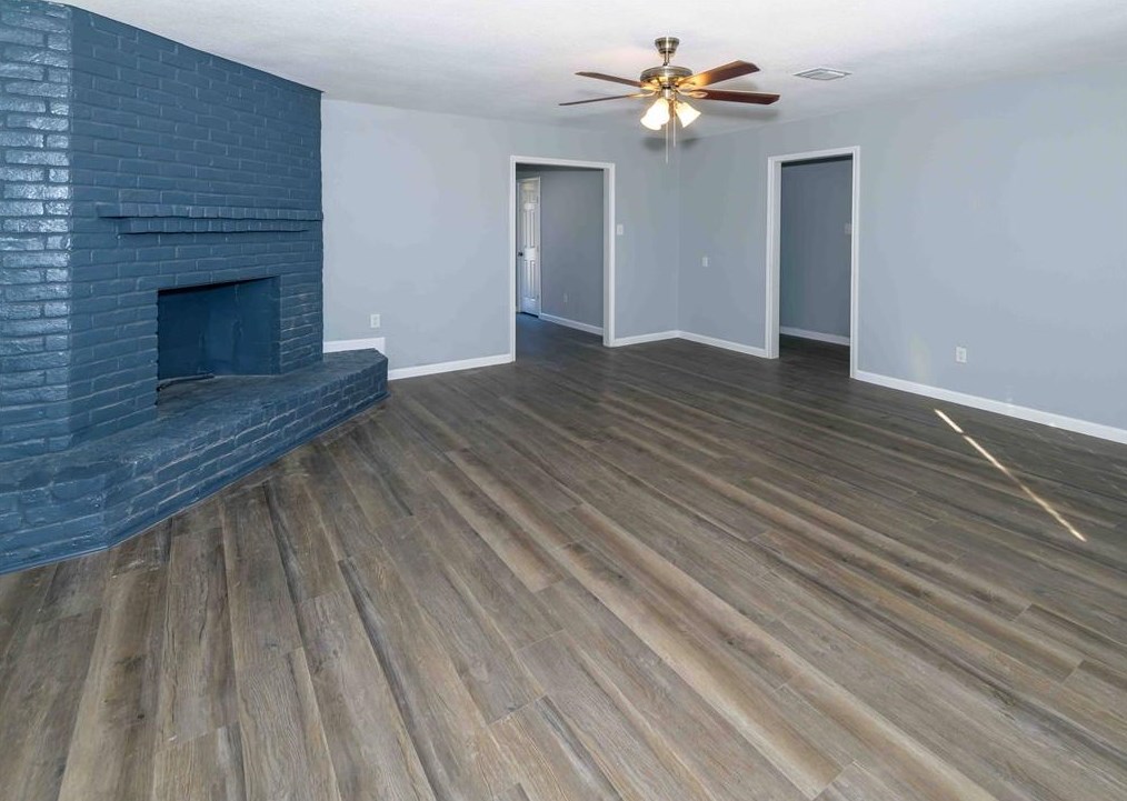 8419 Twin Hills Dr, Houston TX  77071-1101 exterior