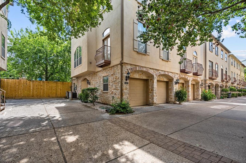 548 Bomar St, Houston, TX 77006