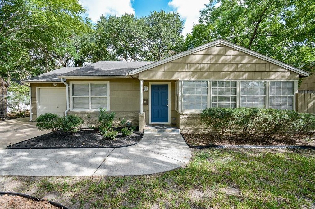 4710 Mayfair St, Bellaire, TX 77401