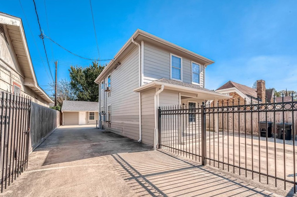 2415 Lidstone St #c, Houston, TX 77023