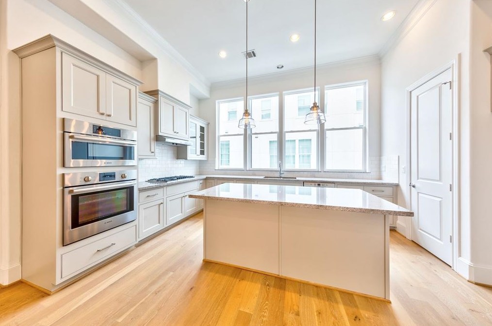 6024 Kansas St, Houston, TX 77007
