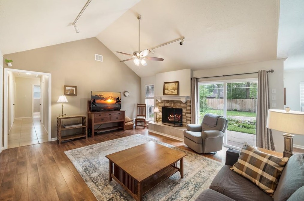 18103 Oakhampton Dr, Houston TX  77084-3260 exterior