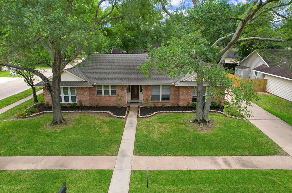 18103 Oakhampton Dr, Houston TX  77084-3260 exterior