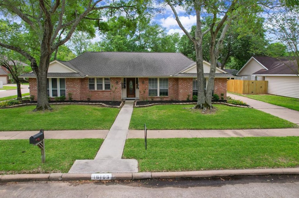 18103 Oakhampton Dr, Houston TX  77084-3260 exterior
