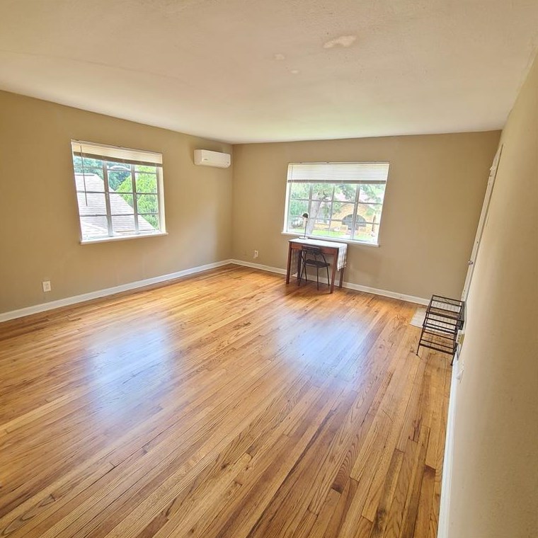 1434 Lawson St, Houston, TX 77023-3653