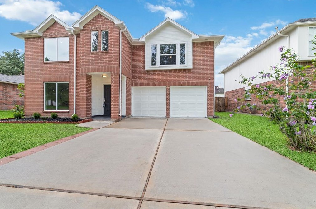 7231 Tara Dr, Richmond, TX 77469