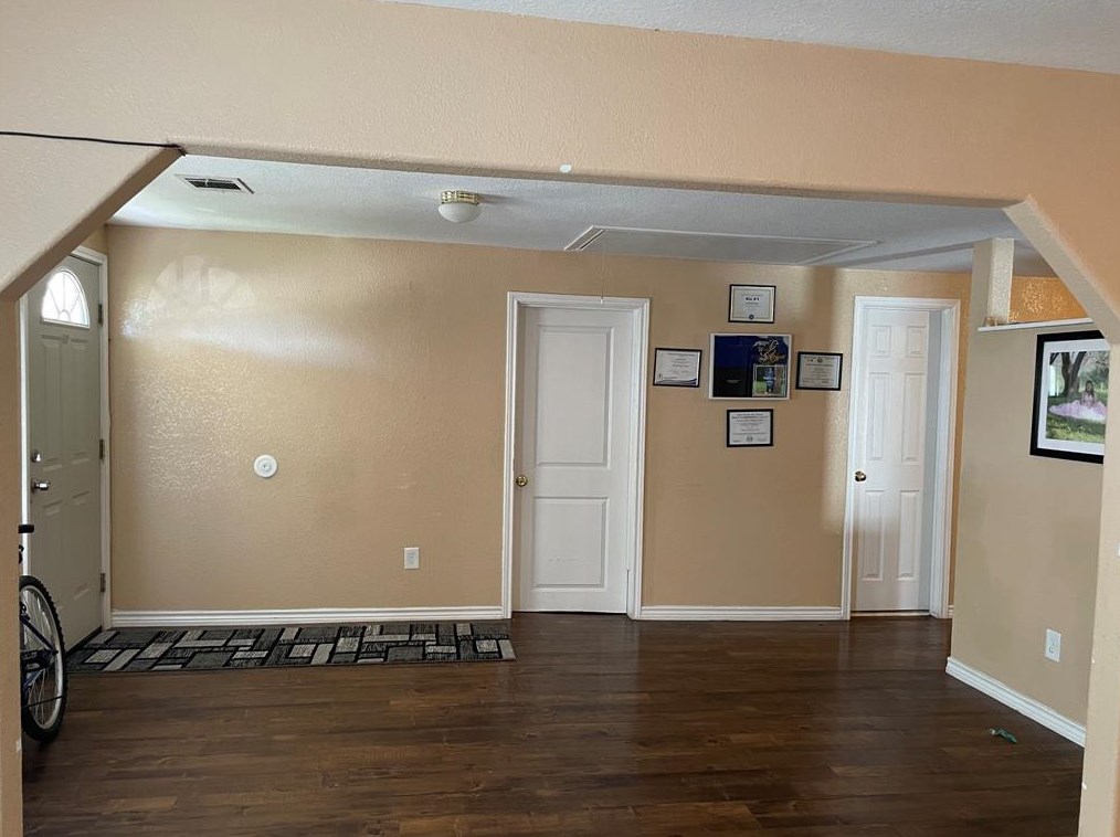 709 Matthews St, Bay City, TX 77414
