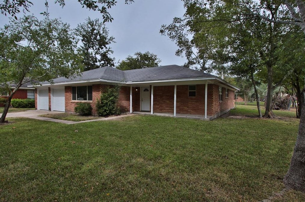 5102 Knotty Oaks Trl, Houston, TX 77045