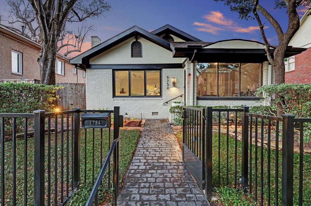 1754 Hawthorne St, Houston, TX 77098