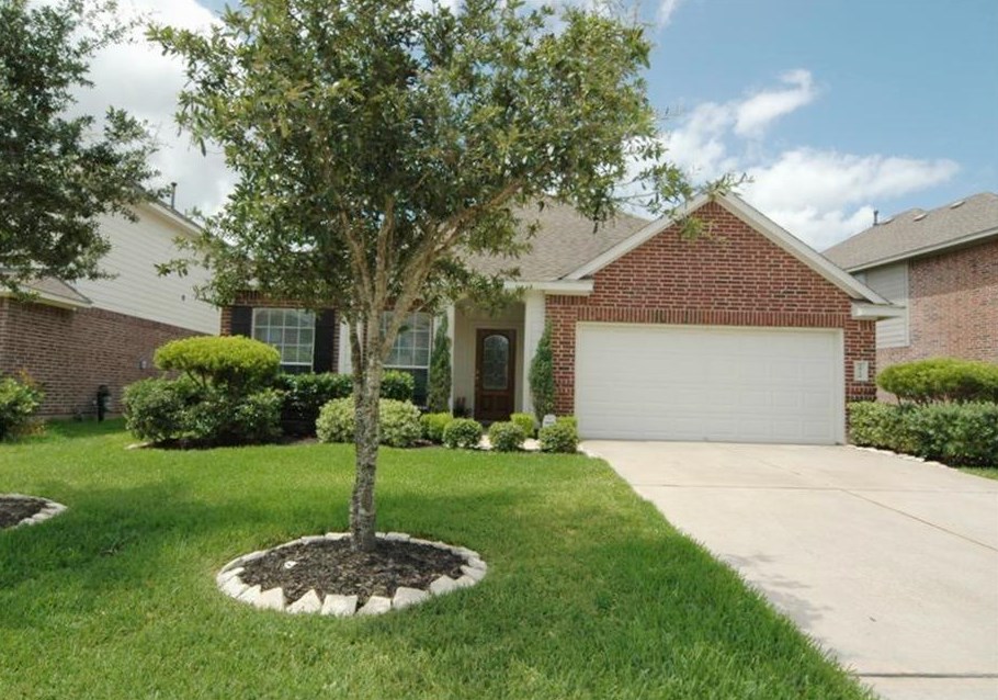 13110 Rippling Creek Ln, Pearland, TX 77584