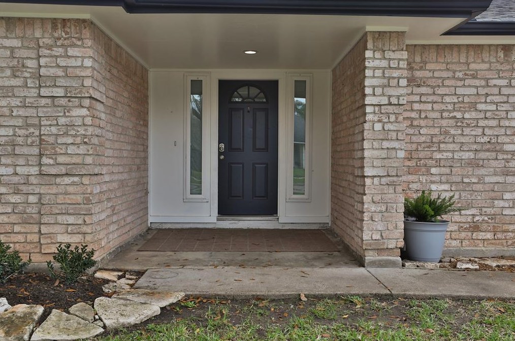13535 Brook Hollow Dr, Sugar Land TX  77498-2446 exterior