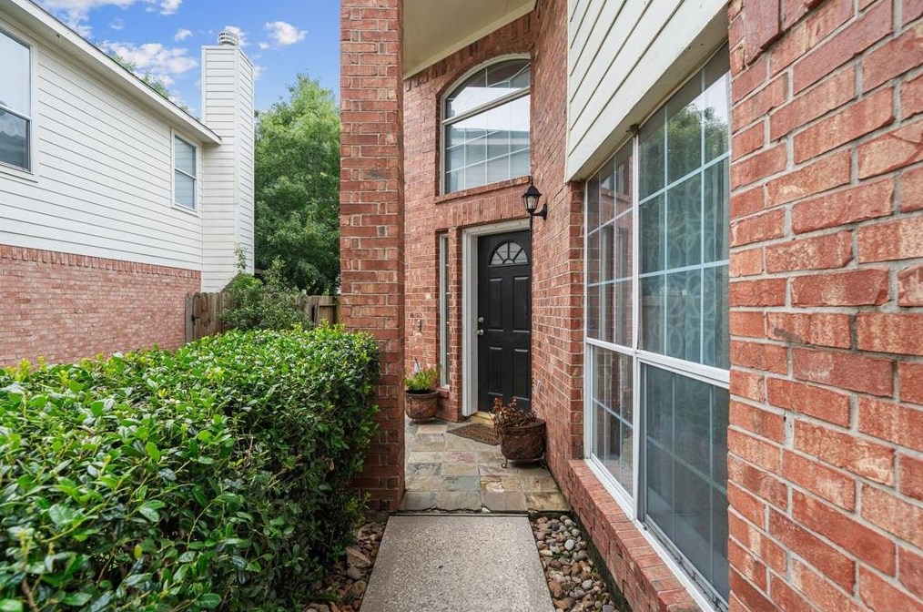 426 Brushy Glen Dr, Houston, TX 77073-2935