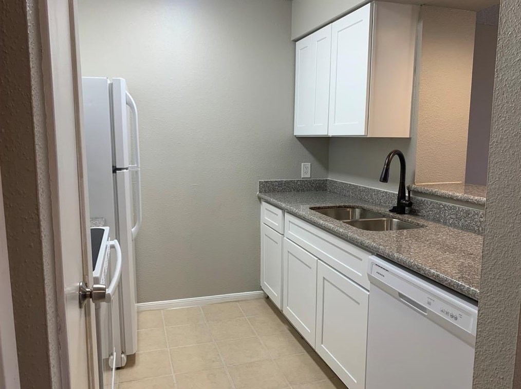 1516 Bay Area Blvd Apt G4, Houston, TX 77058