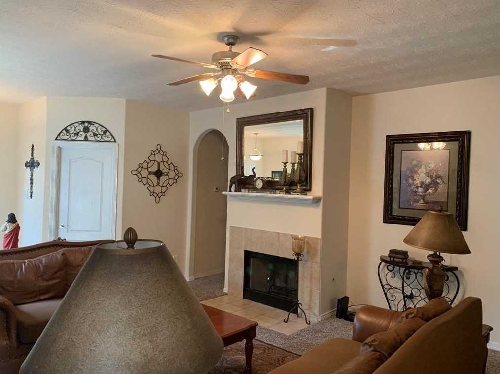 2204 Highland Crossing Dr, Conroe, TX 77304