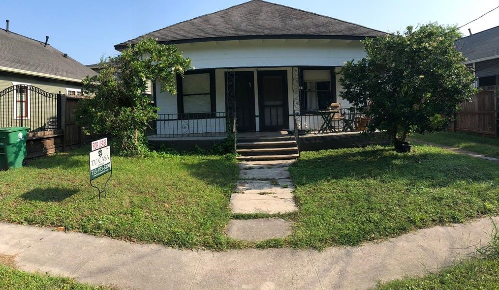 1117 Robbie St, Houston, TX 77009-2949