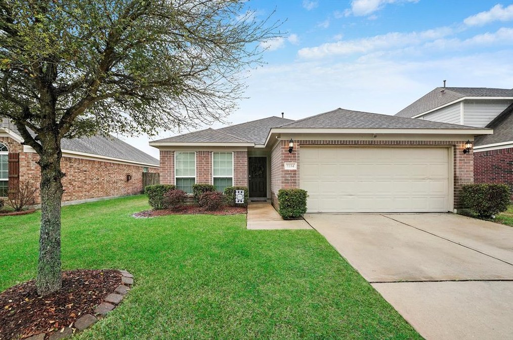 5334 Espuela Ln, Baytown, TX 77521-2647