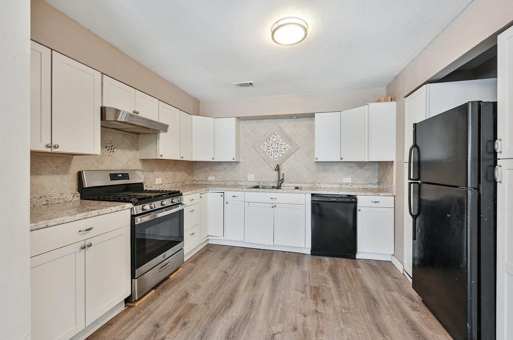 1012 San Saba Dr, College Station, TX 77845