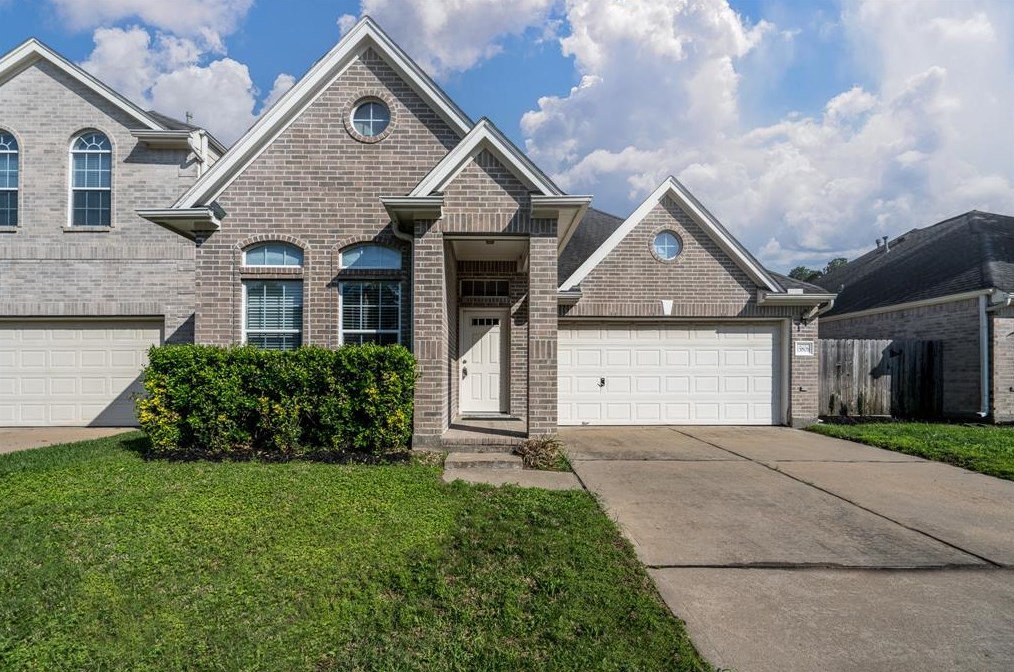15806 Collinsville Dr, Tomball, TX 77377-2515