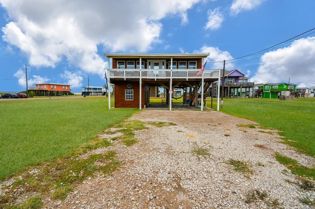 4407 Blue Water Hwy, Jones Creek, TX 77541-7306