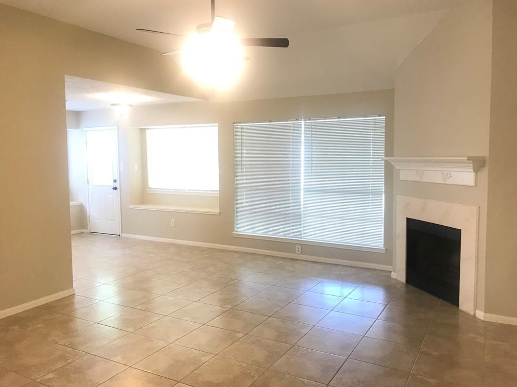 13739 Sablegarden Ln, Houston TX  77014-2057 exterior