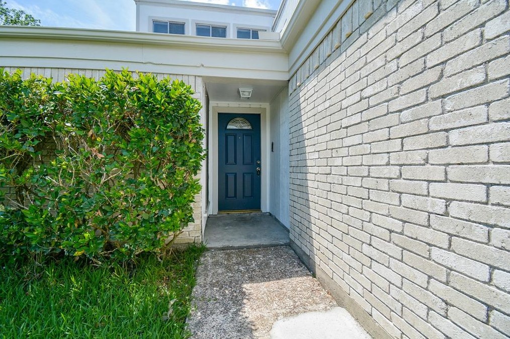 3803 Edgebrook Dr, Baytown, TX 77521-3228