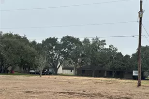 727 Partridge Ln N, Eagle Lake, TX 77434 - Photo 6