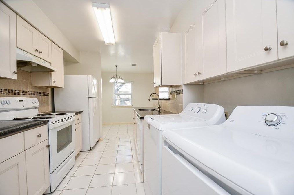 14535 Still Meadow Dr, Houston TX  77079-3139 exterior