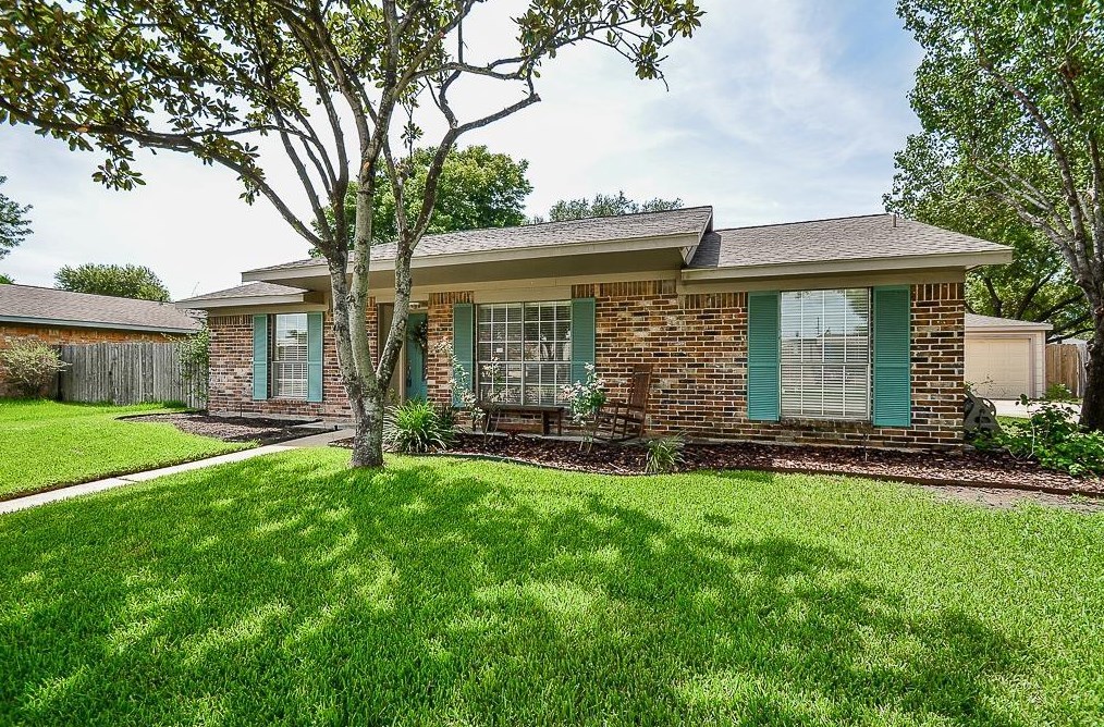 530 Applewhite Dr, Katy, TX 77450