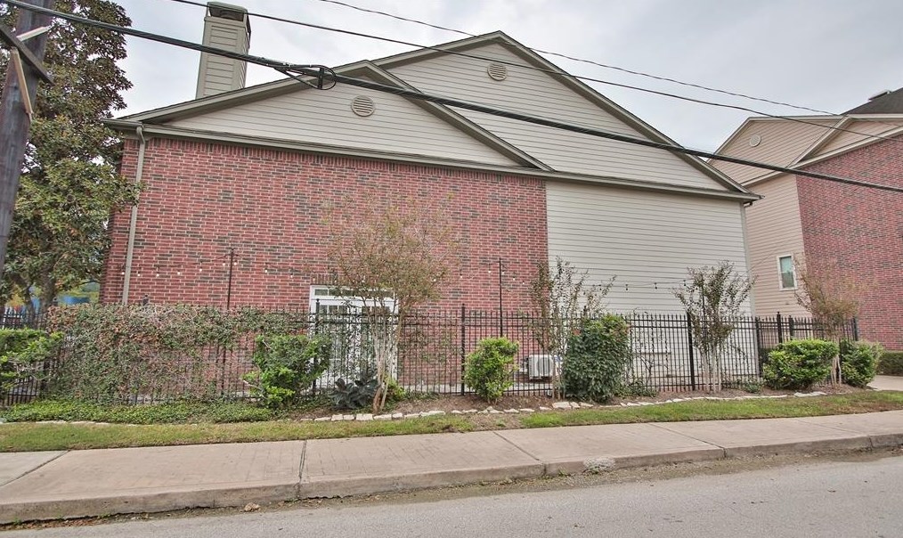 1519 Oneil St, Houston TX  77019-5429 exterior
