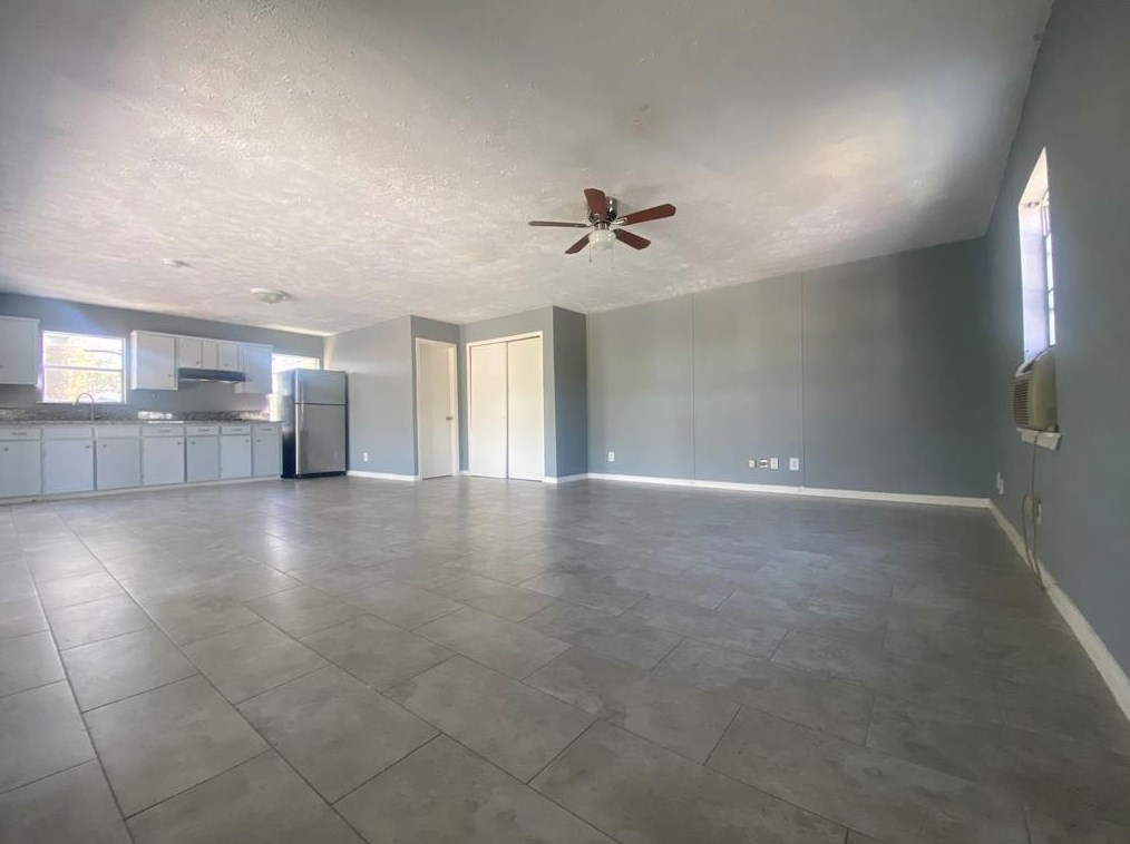 8220 Glenview Dr #d, Houston, TX 77017