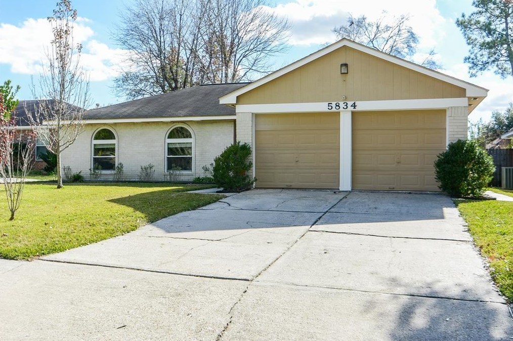 5834 Fallengate Dr, Spring TX  77373-7108 exterior