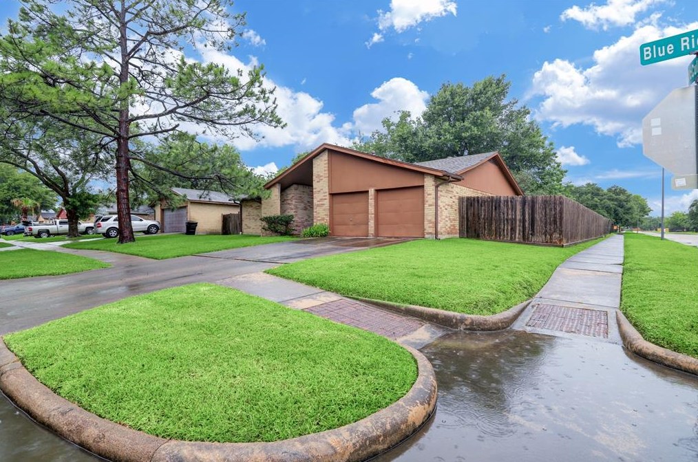 15902 Blueridge Rd, Missouri City, TX 77489-3401