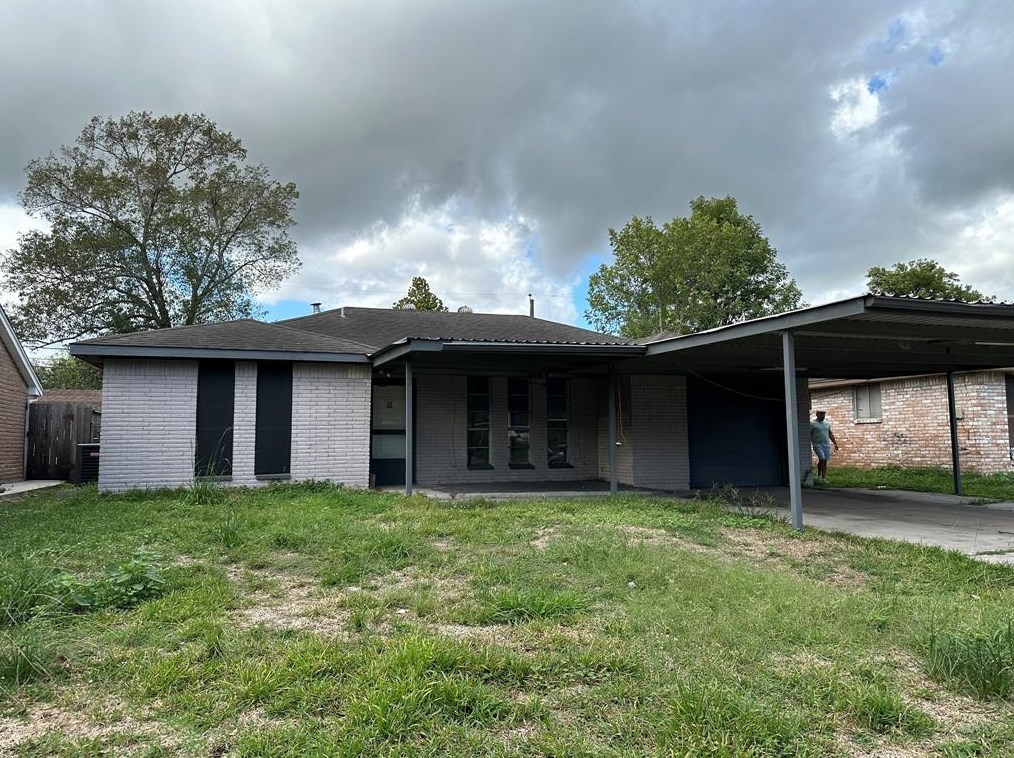 739 Grassmont St, Channelview, TX 77530