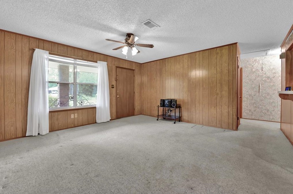 200 Spring Ave, Shepherd, TX 77371-2550