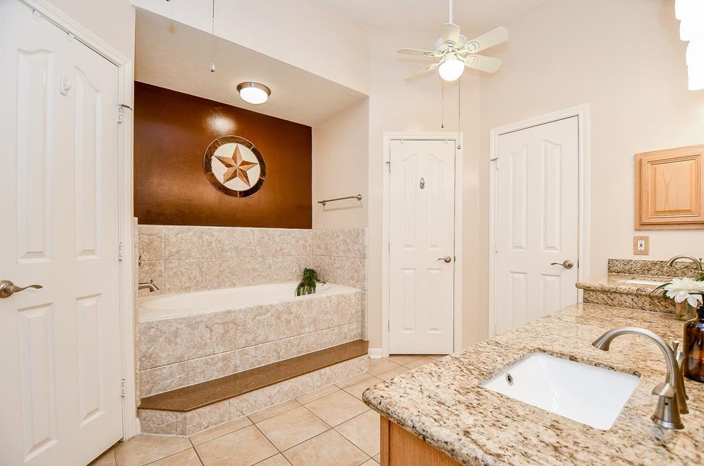 3419 Windcrest Ct, Pearland TX  77581-6455 exterior