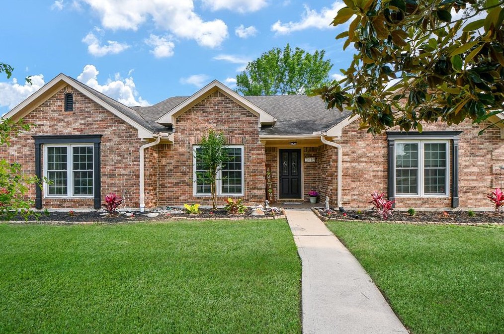 3419 Windcrest Ct, Pearland TX  77581-6455 exterior