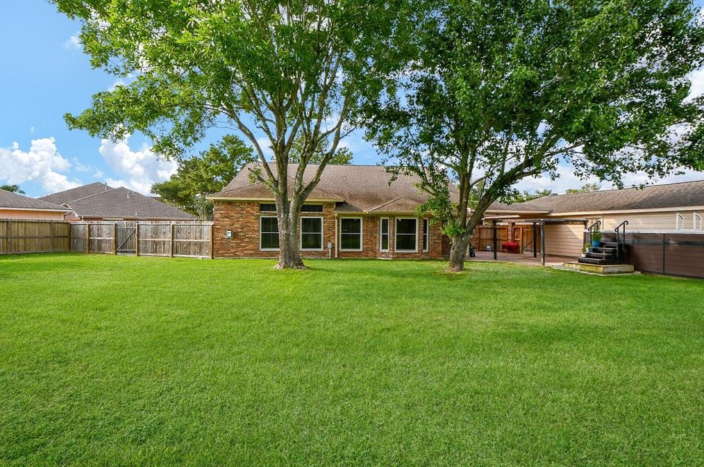 3419 Windcrest Ct, Pearland TX  77581-6455 exterior