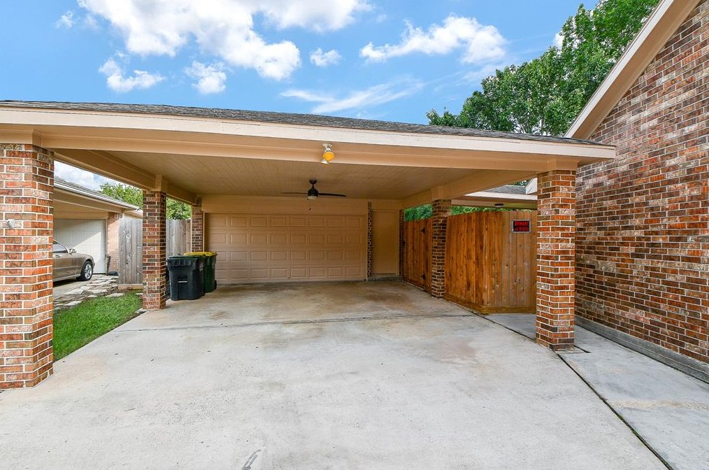 3419 Windcrest Ct, Pearland TX  77581-6455 exterior