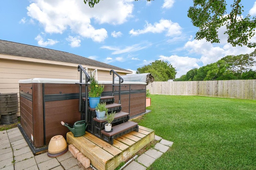 3419 Windcrest Ct, Pearland TX  77581-6455 exterior