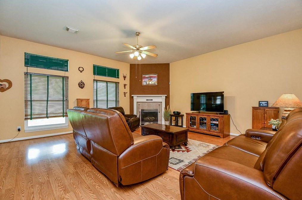 3419 Windcrest Ct, Pearland TX  77581-6455 exterior