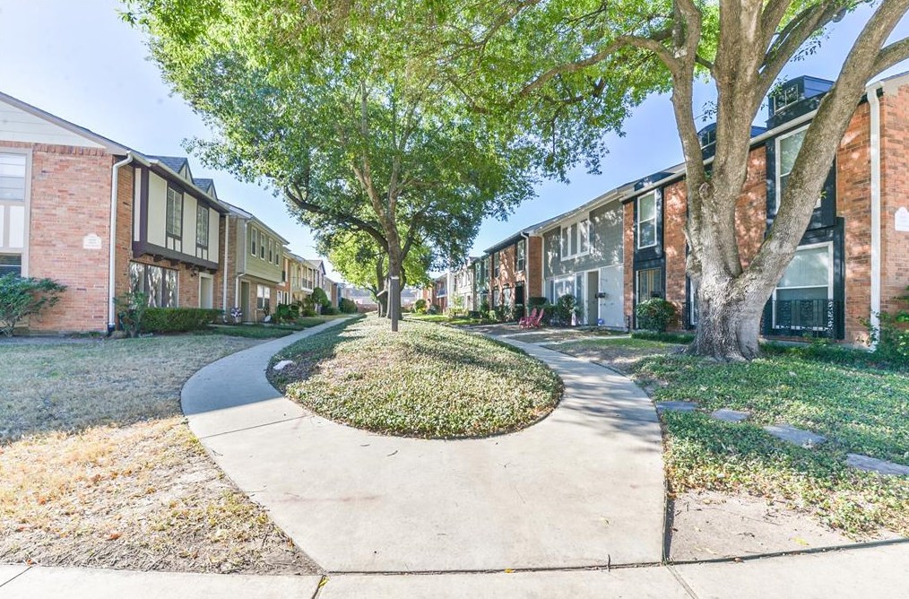 14341 Misty Meadow Ln, Houston TX  77079-3166 exterior