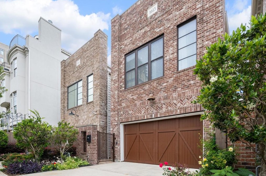 1613 Prospect St, Houston, TX 77004-5939