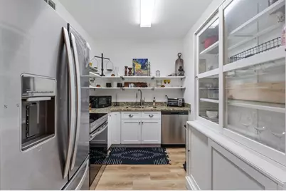 2100 Tanglewilde Street #422, Houston, TX 77063 - Photo 8