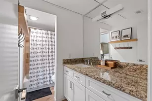 2100 Tanglewilde St, Houston, TX 77063 - Photo 12