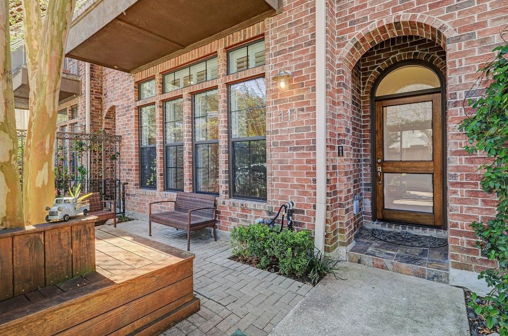 111 Roy St, Houston, TX 77007
