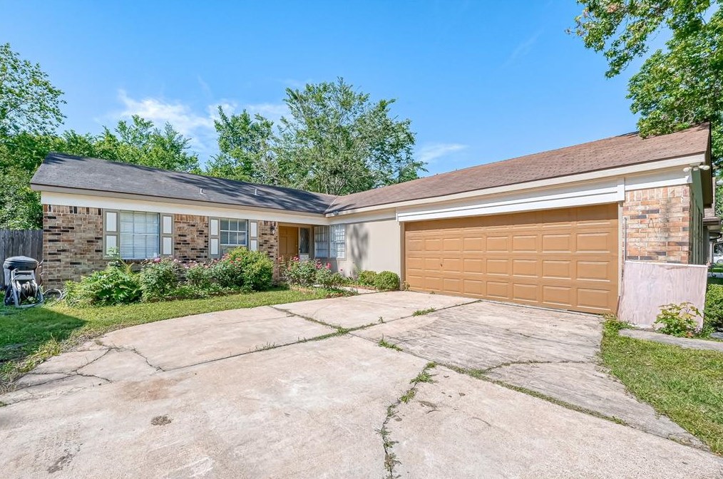 13218 Edgeboro St, Houston, TX 77049