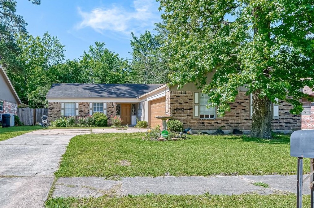 13218 Edgeboro St, Houston TX  77049-1518 exterior