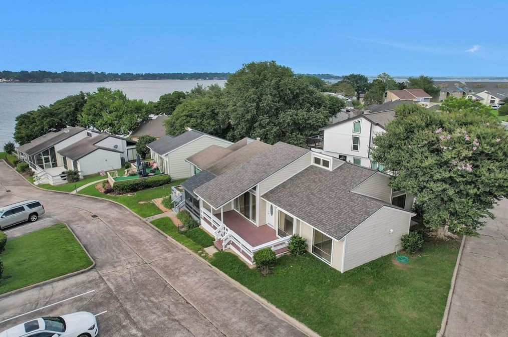 62 April Point Dr, Montgomery, TX 77356-5816