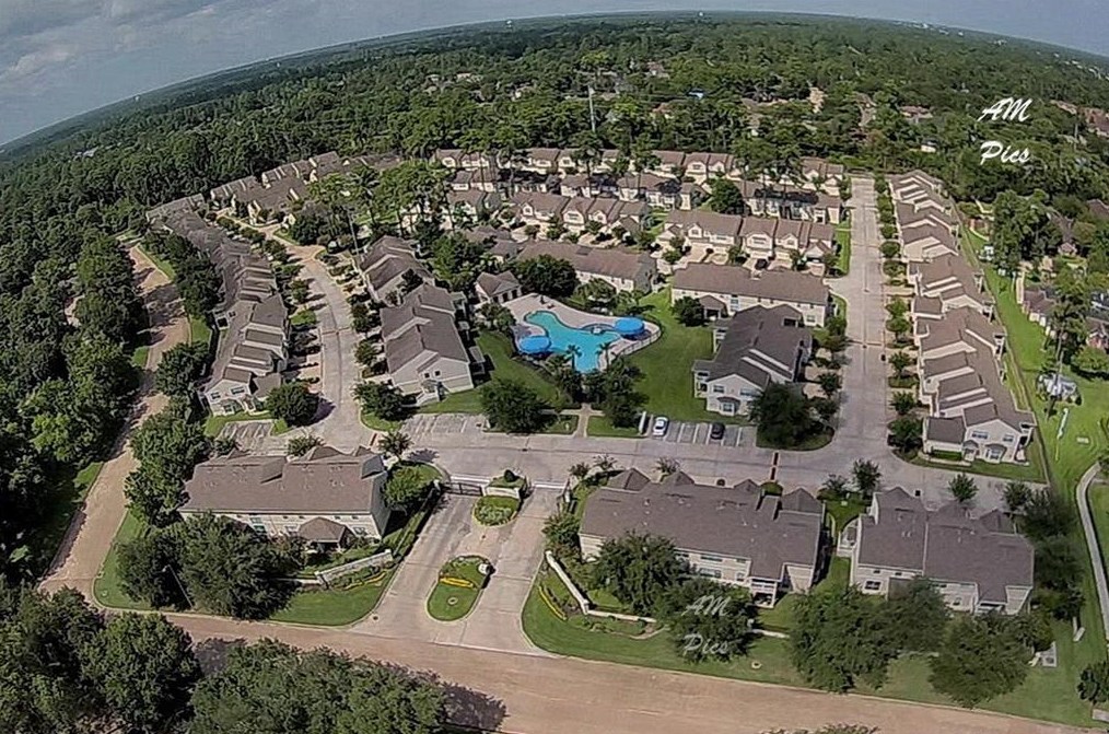 13600 Breton Ridge St, Houston TX  77070-5817 exterior